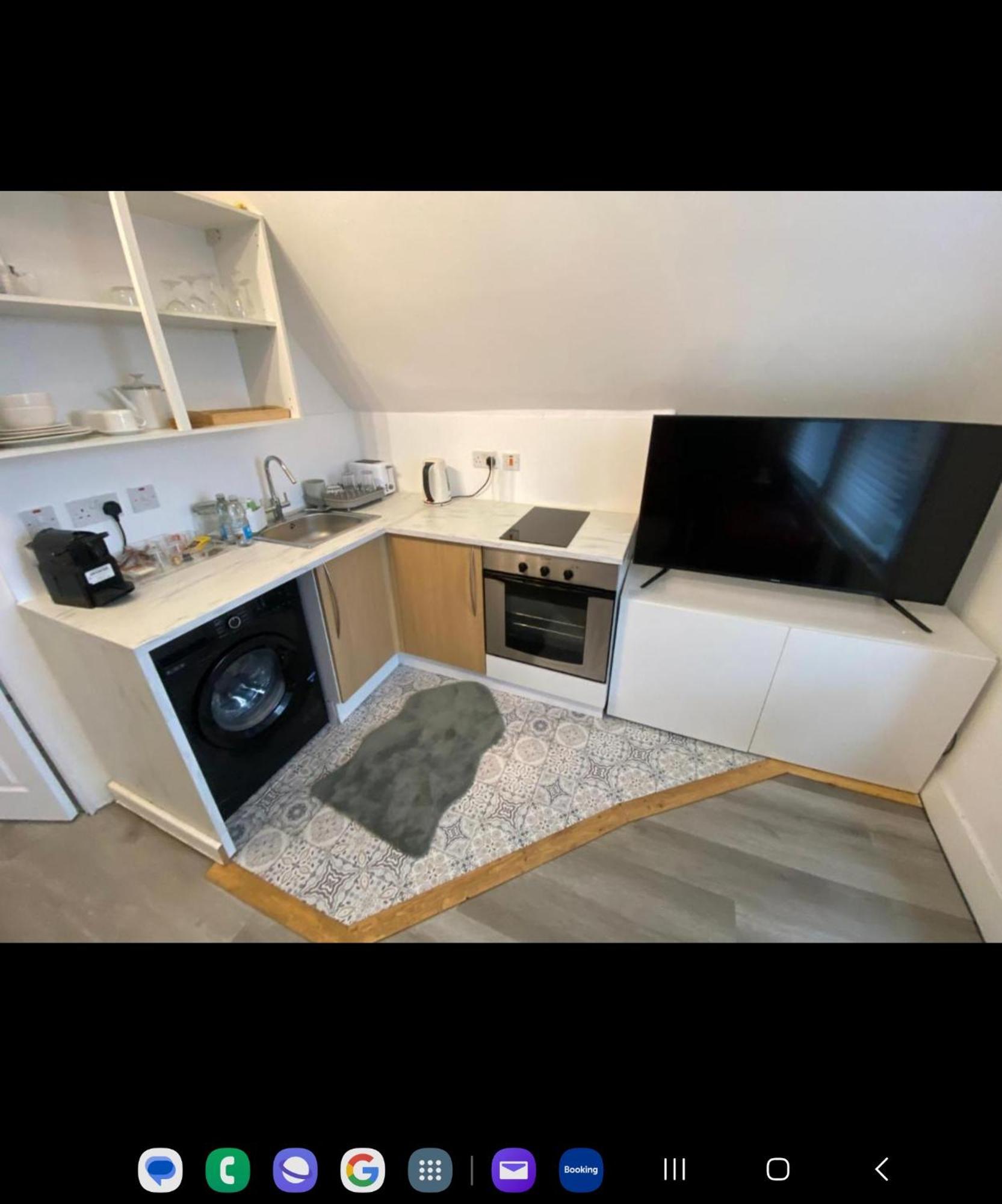 Cosy 1 Bed Flat * Londra